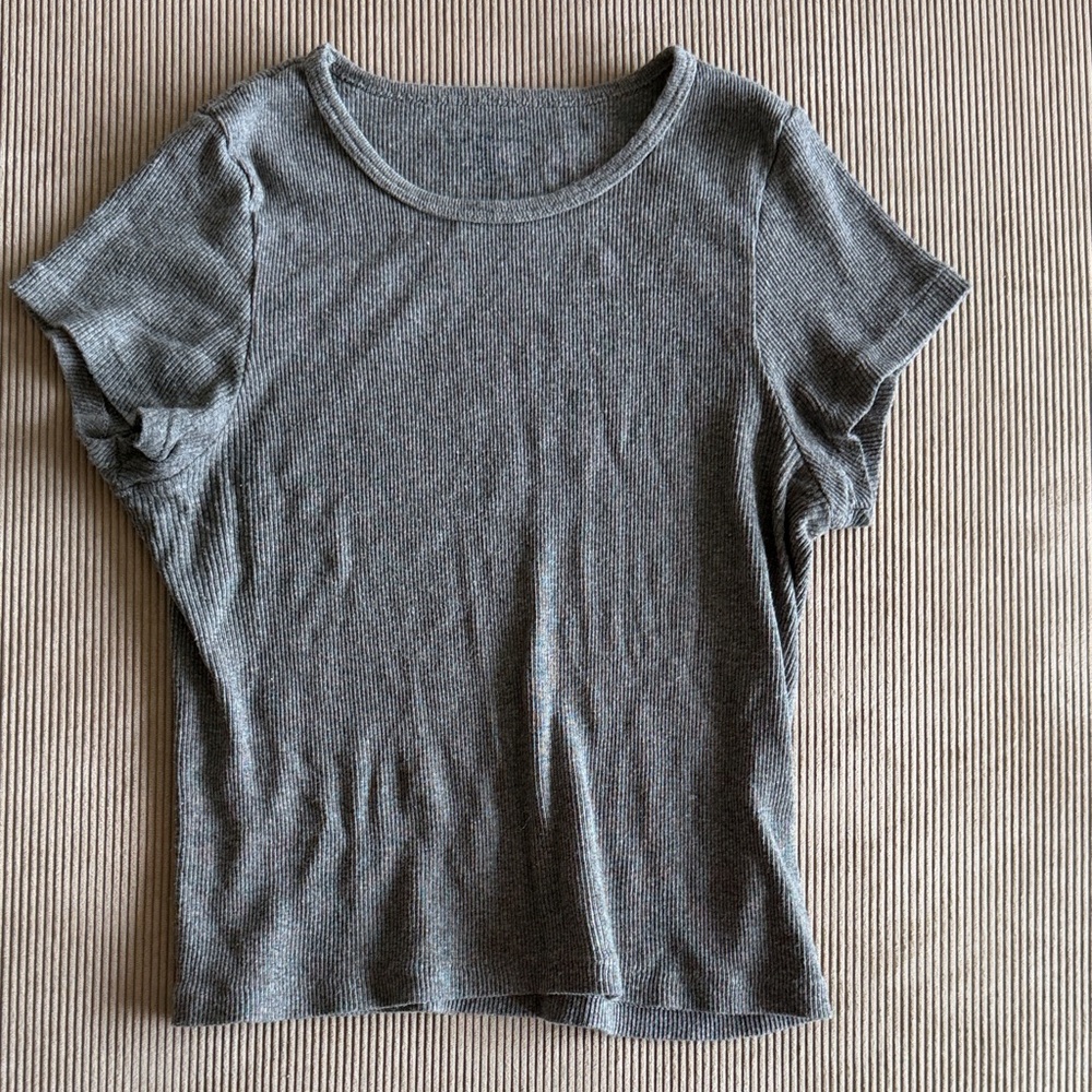 Gray Women's Ribbed Top